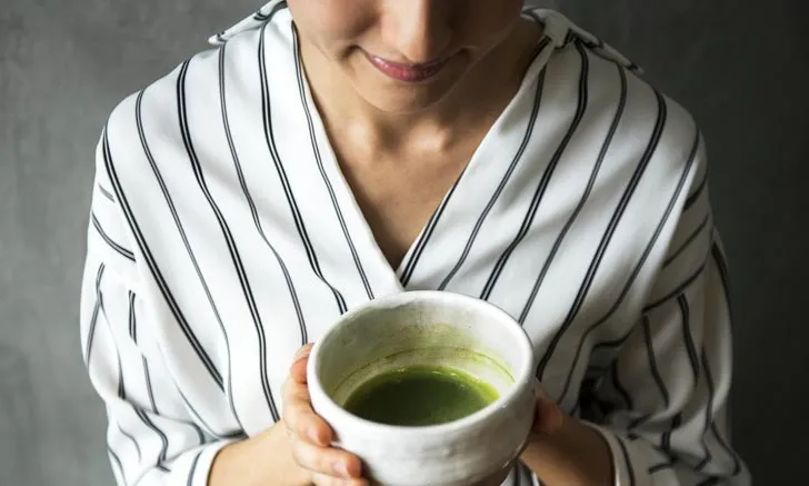 7 benefits that the body receives from drinking a cup of green tea a day